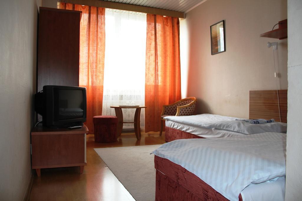 زيلينا Hotel Dom Techniky الغرفة الصورة